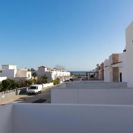3-bedroom Townhouse: Peaceful & Spacious * Olhão