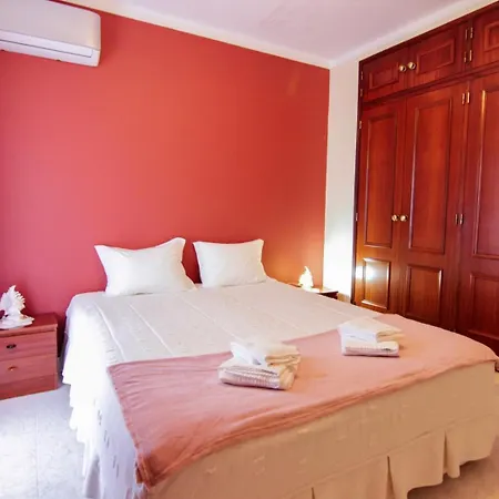 3-bedroom Townhouse: Peaceful & Spacious * Olhão