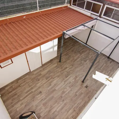 3-bedroom Townhouse: Peaceful & Spacious Apartman