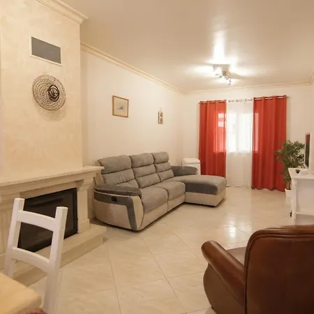Appartement 3-bedroom Townhouse: Peaceful & Spacious Olhão