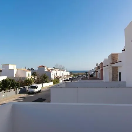3-bedroom Townhouse: Peaceful & Spacious