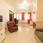 3-bedroom Townhouse: Peaceful & Spacious Apartment
